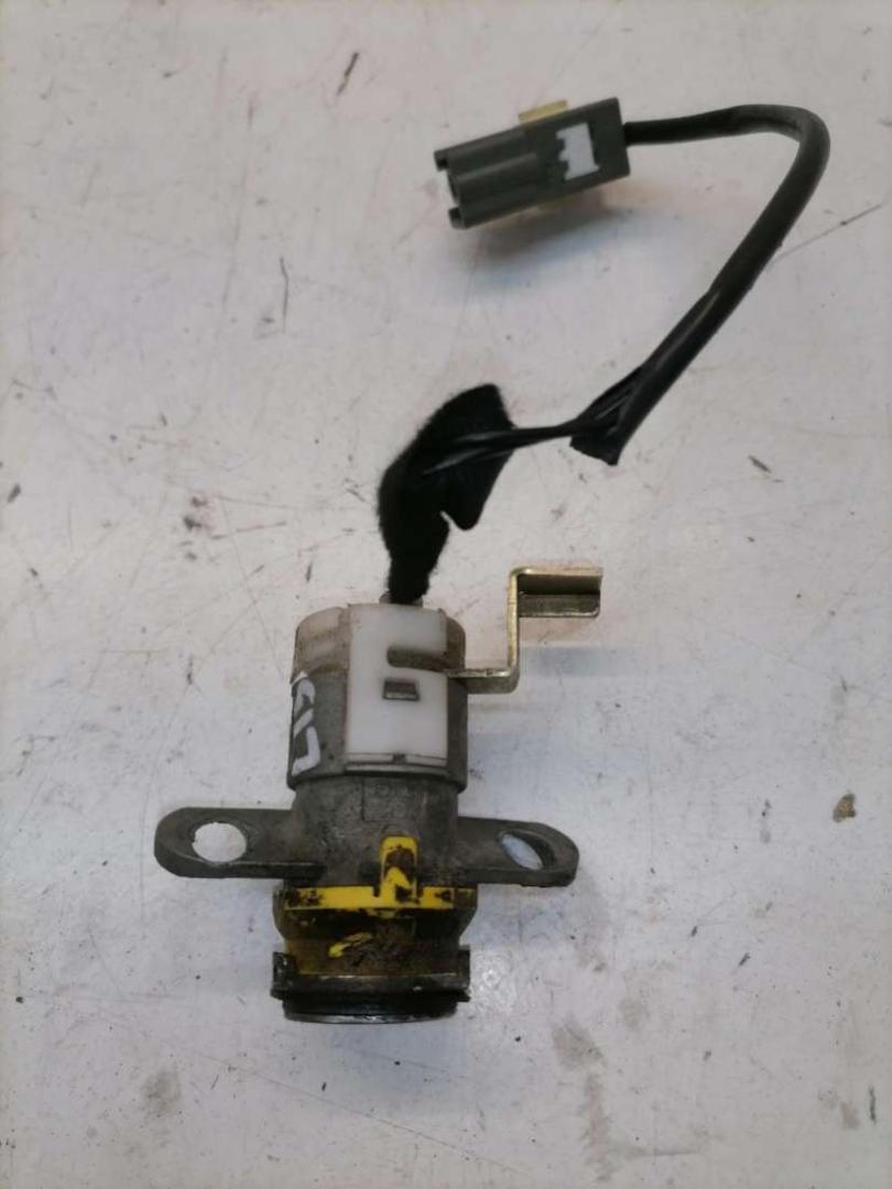 личинка дверного замка Hyundai Coupe GK 2002, 2.0 л., бензин, МКПП, купе - фото №1