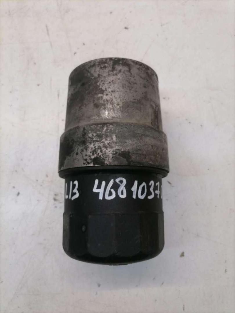 корпус масляного фильтра Hyundai Coupe GK 2002, 2.0 л., бензин, МКПП, купе - фото №1