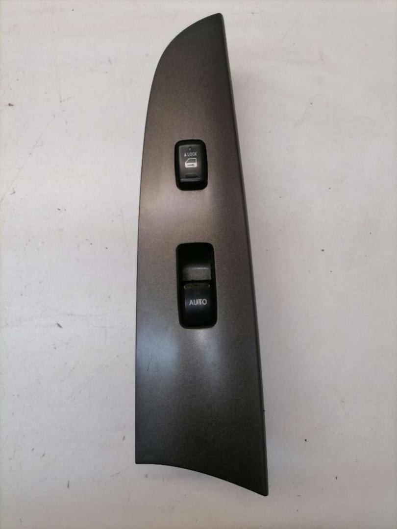 блок управления стеклоподъемниками Lexus IS 2 поколение (XE20) 2007, 2.2 л., дизель, МКПП, 7423253110 - фото №1