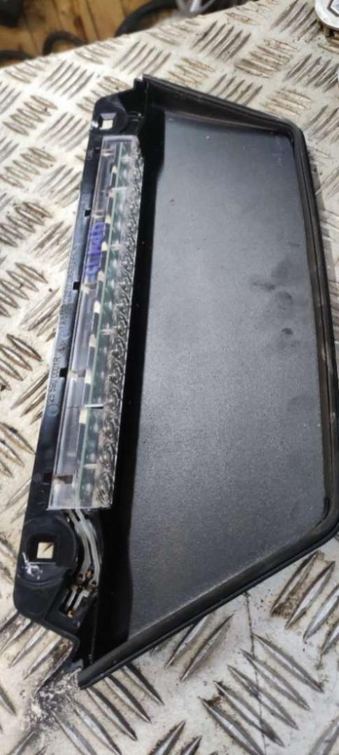 дополнительный стоп-сигнал Renault Laguna 3 поколение 2009, 2.0 л., дизель, МКПП, хетчбэк 5 дв. - фото №1