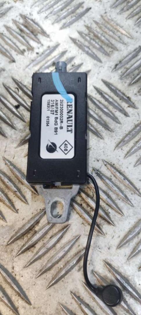 усилитель антенны Renault Laguna 3 поколение 2009, 2.0 л., дизель, МКПП, хетчбэк 5 дв., 282300002R - фото №1