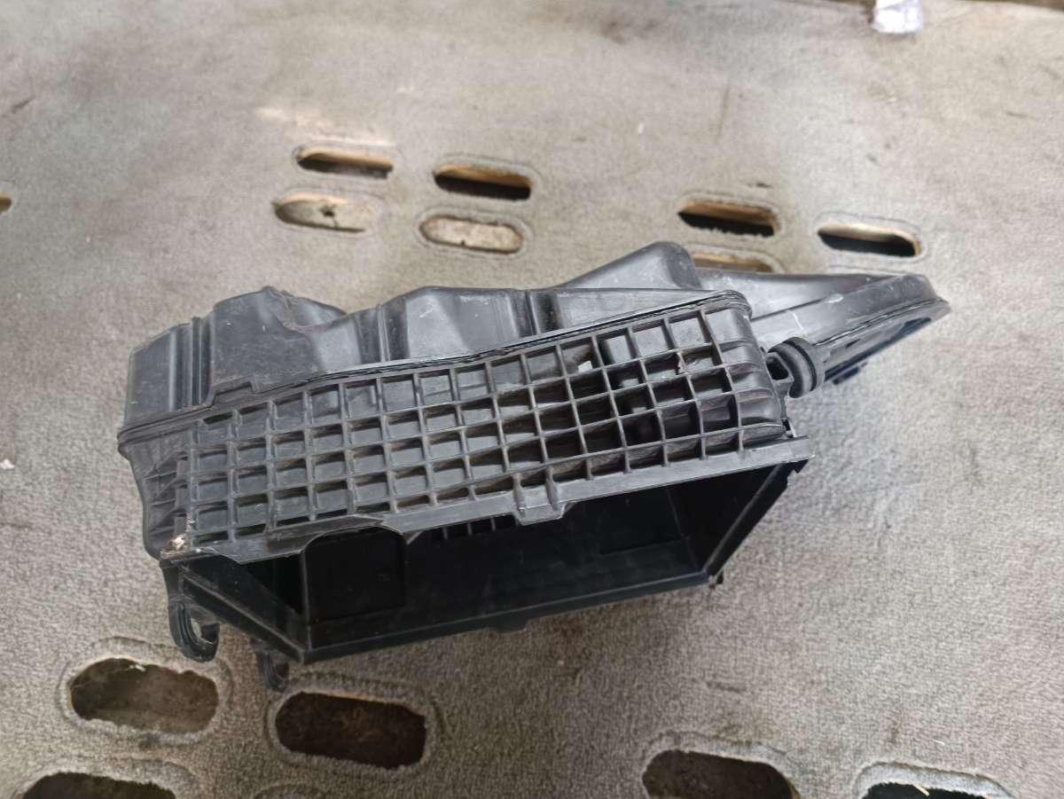 корпус воздушного фильтра Renault Laguna 3 поколение 2009, 2.0 л., дизель, МКПП, хетчбэк 5 дв. - фото №1