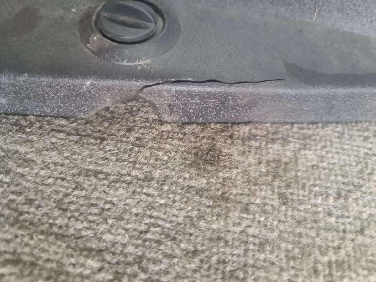 крышка аккумулятора Renault Laguna 3 поколение 2009, 2.0 л., дизель, МКПП, хетчбэк 5 дв., 244970001R - фото №1