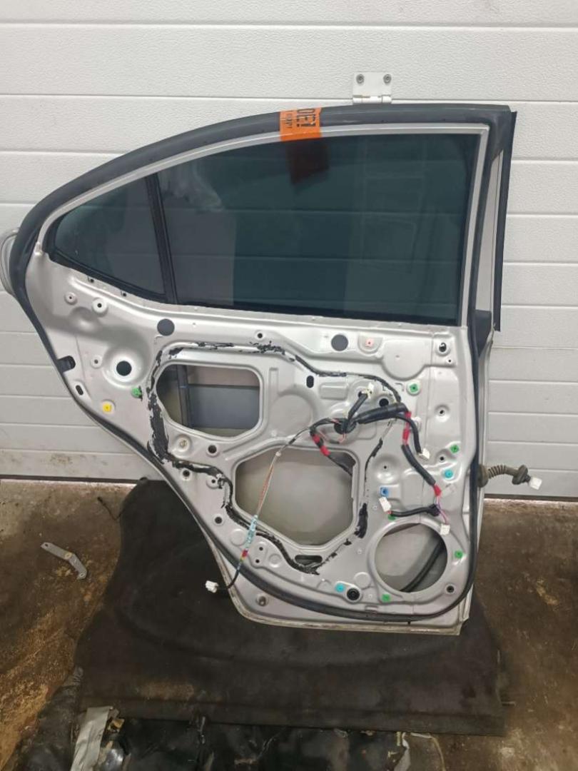 дверь задняя левая Lexus IS 2 поколение (XE20) 2007, 2.2 л., дизель, МКПП - фото №1
