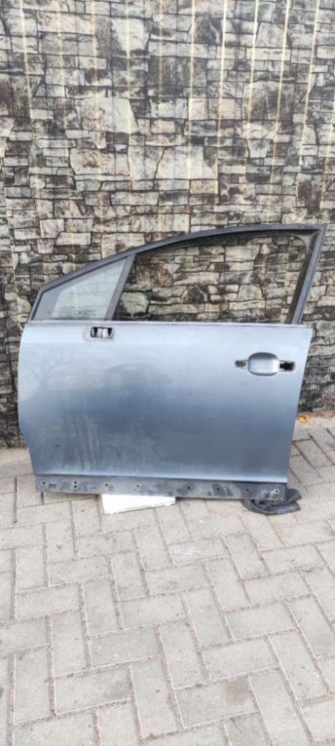 дверь передняя левая Citroen C4 1 поколение 2004 - фото №1
