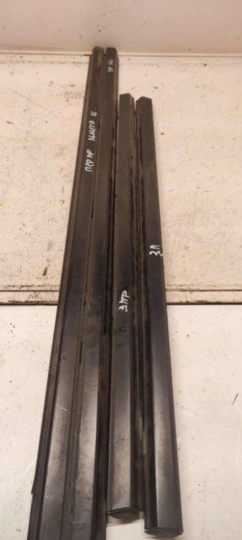 Комплект молдингов Nissan Almera N16 2002, 1.5 л., бензин, МКПП, седан - фото №1