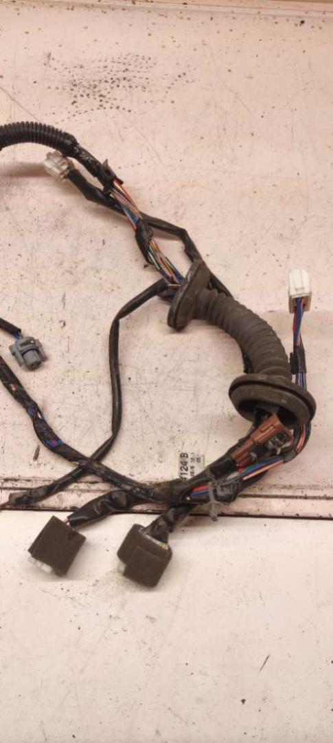 дверная проводка Nissan Almera N16 2002, 1.5 л., бензин, МКПП, седан - фото №1