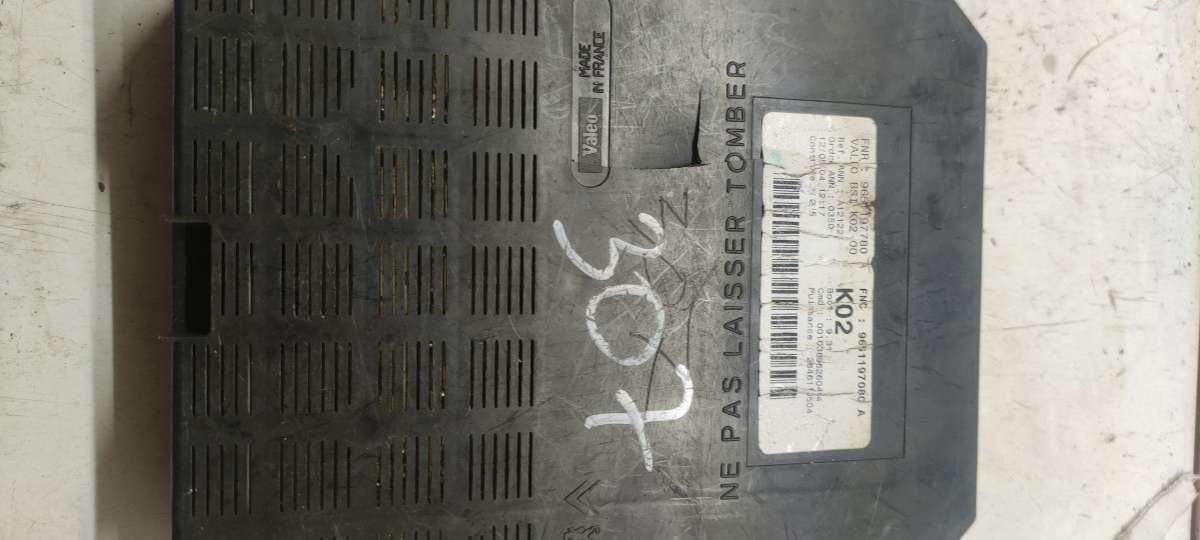 Блок BSI Peugeot 307 2000, 9651197080 - фото №1