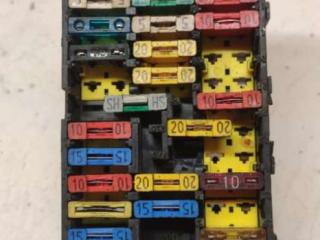 блок предохранителей Peugeot 406 1 поколение [рестайлинг] 2000, 2.0 л., дизель, МКПП, седан, 9635518180, 189028