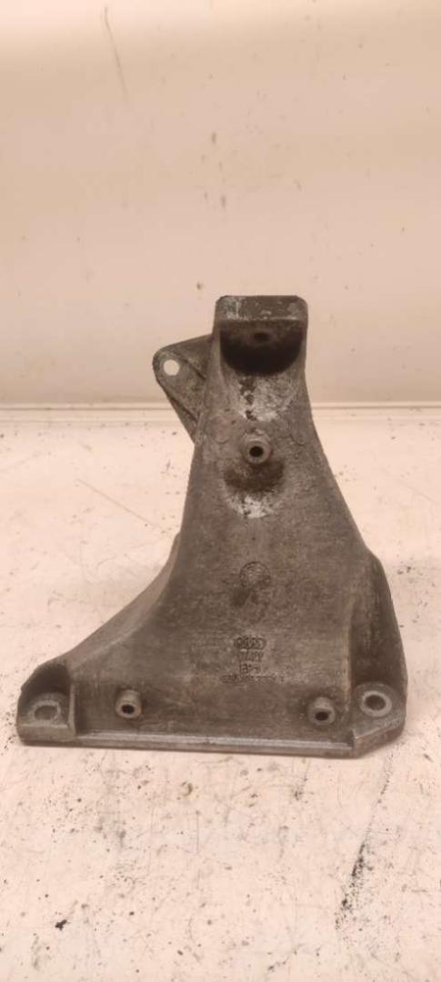 кронштейн двигателя Audi A6 4B/C5 2000, 1.9 л., TDi, дизель, 8D0199308 - фото №1