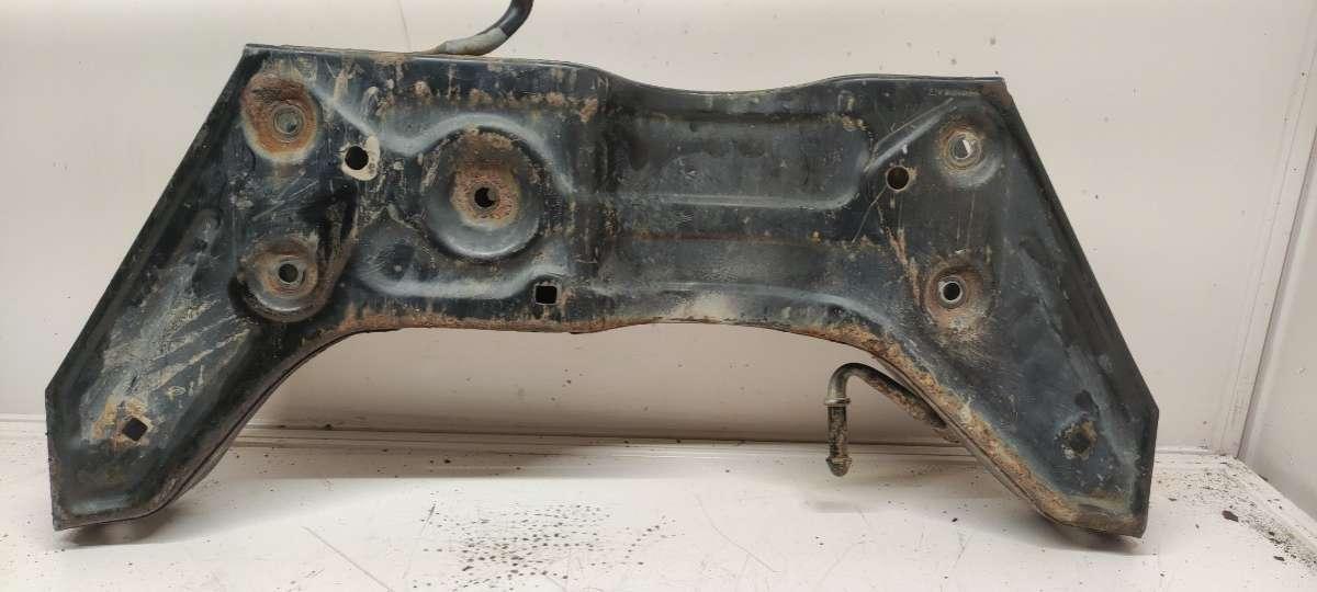 балка подвески передняя (подрамник) Volkswagen Polo 4 поколение 2002, 1.2 л., бензин, МКПП - фото №1