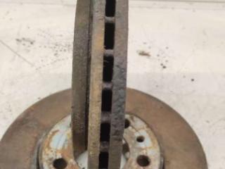 диск тормозной передний Volkswagen Polo 4 поколение 2002, 1.2 л., бензин, МКПП