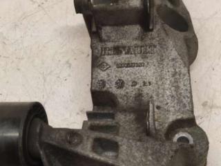 кронштейн генератора Renault Laguna 3 поколение 2009, 2.0 л., дизель, МКПП, хетчбэк 5 дв., 8200527320