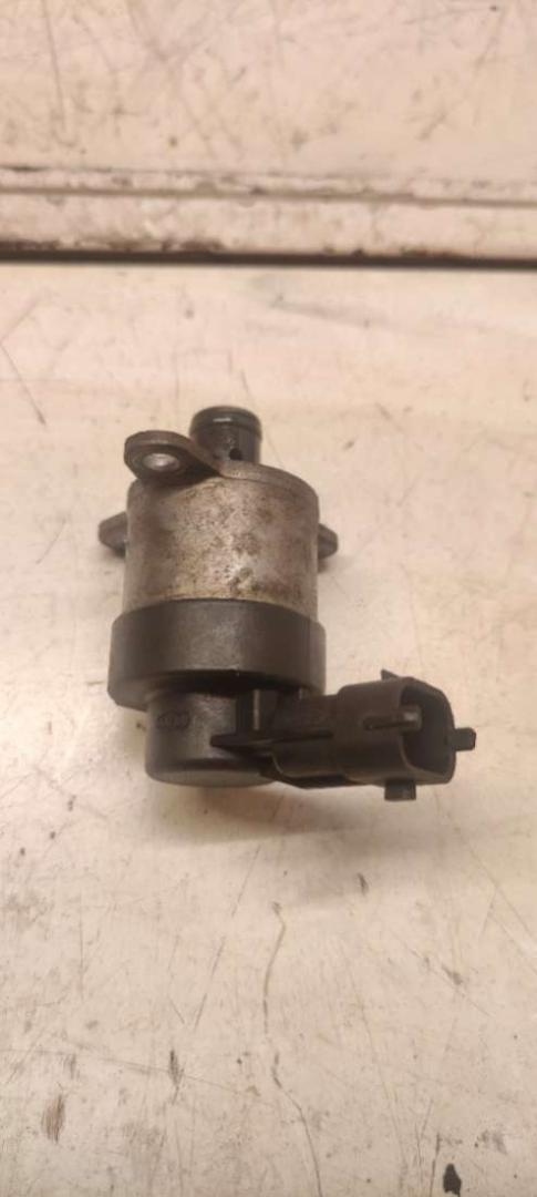 pегулятор давления топлива Renault Laguna 3 поколение 2009, 2.0 л., дизель, МКПП, хетчбэк 5 дв., 928400635, 0928400635 - фото №1