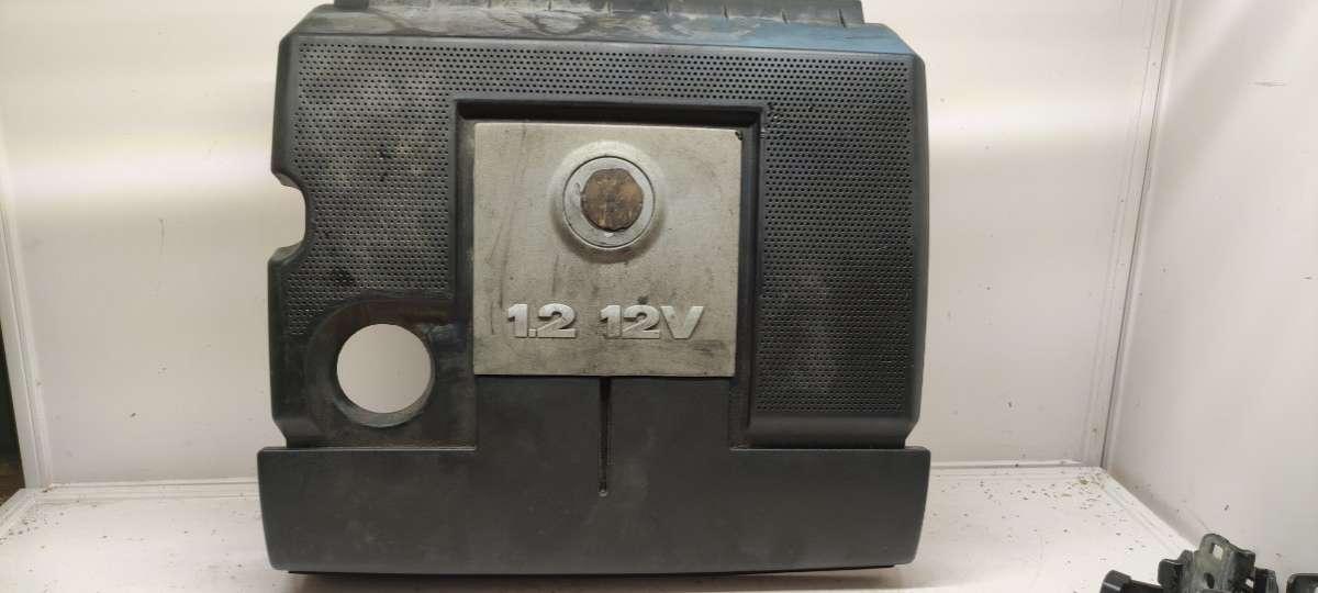 декоративная крышка двигателя Volkswagen Polo 4 поколение 2002, 1.2 л., бензин, МКПП, 03E129607 - фото №1