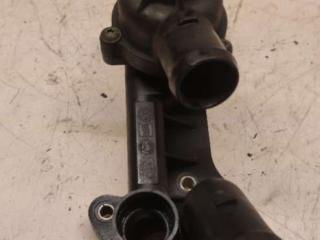 корпус термостата Volkswagen Polo 4 поколение 2002, 1.2 л., бензин, МКПП, 03C121111B