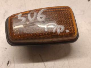 повторитель поворота на крыле правый Peugeot 306 1 поколение [рестайлинг] 2000, 0191081