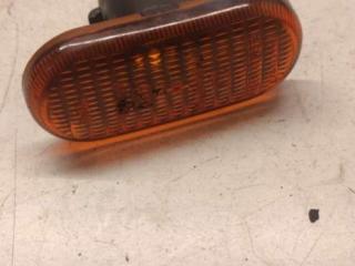 повторитель поворота на крыле левый Renault Clio 2 поколение 2000, 7700822136