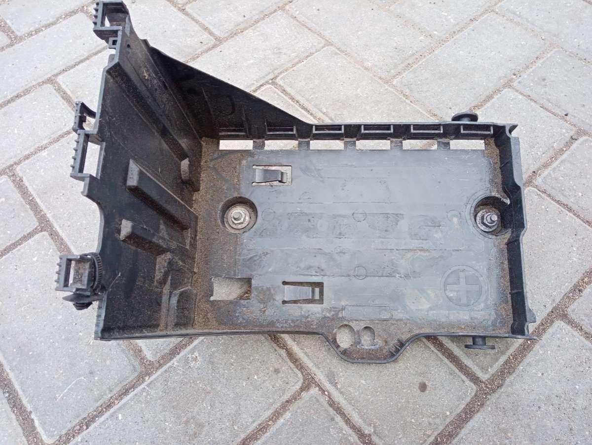 полка аккумулятора Peugeot 308 T7 2010, 1.6 л., EP6, бензин, МКПП, синий, хетчбэк 5 дв. - фото №1