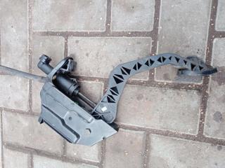 педаль сцепления Volkswagen Polo 4 поколение 2002, 1.2 л., бензин, МКПП, 6Q1721059M