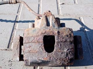 суппорт передний правый Chrysler Grand Voyager 4 поколение 2004, 2.5 л., дизель, МКПП, минивэн, 6629WF4, 1099