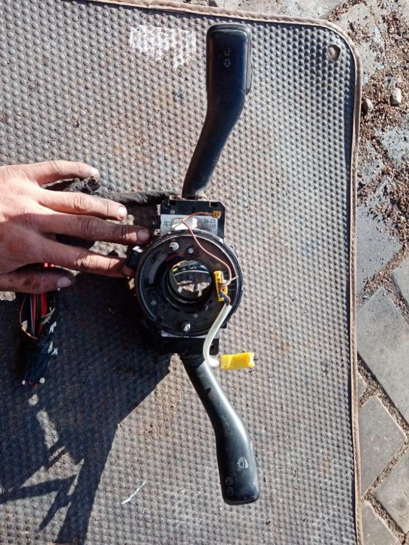 переключатель подрулевой (стрекоза) SEAT Alhambra 1 поколение 2000, 4BO953503F, CZKO301202012 - фото №1