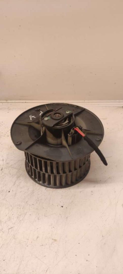 моторчик печки SEAT Alhambra 1 поколение 1999, 1.9 л., дизель, 7M0819021, 95NW18456CC, 95NW18456CA, 14560016 - фото №1