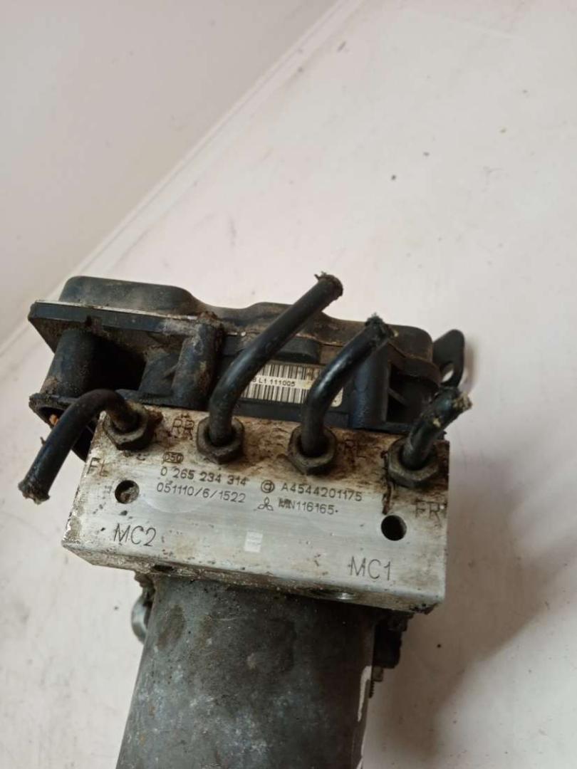 блок ABS Smart Forfour 1 поколение 2005, 1.5 л., дизель, МКПП, 0265234314, A4544201175, MR116165 - фото №1