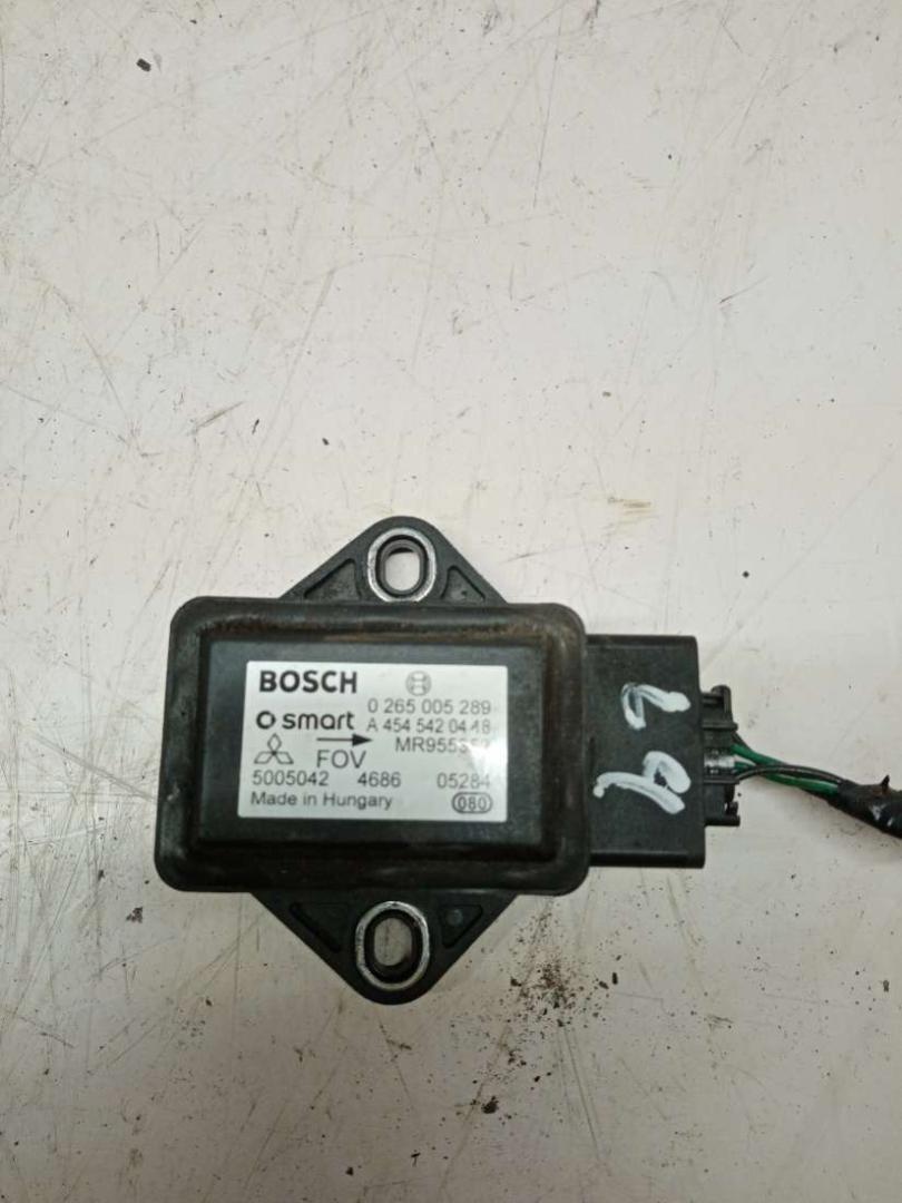 датчик ускорения Smart Forfour 1 поколение 2005, 1.5 л., дизель, МКПП, MR955352, 0265005289, A4545420418 - фото №1