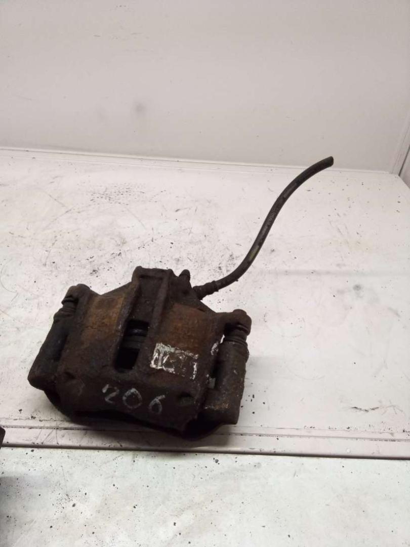 суппорт передний правый Peugeot 206 1 поколение 2000, 0204Y01229 - фото №1