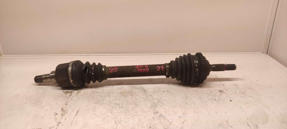 полуось передняя левая (приводной вал, ШРУС) Peugeot 206 1 поколение 2000, 1.6 л., дизель - фото №1