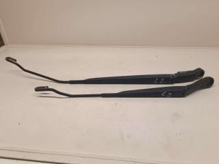 щеткодержатель (поводок стеклоочистителя, дворник) Nissan Primera P12 2005, 1.9 л., дизель, МКПП, черный, универсал