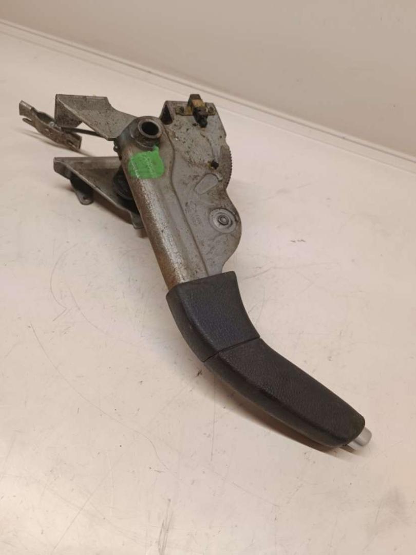 рычаг ручного тормоза (ручника) Nissan Primera P12 2005, 1.9 л., дизель, МКПП, черный, универсал, 36010BA000 - фото №1