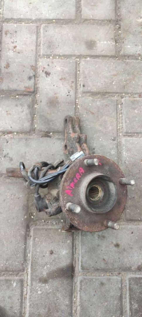 ступица передняя правая Nissan Almera N16 2002, 1.5 л., бензин, МКПП, седан - фото №1