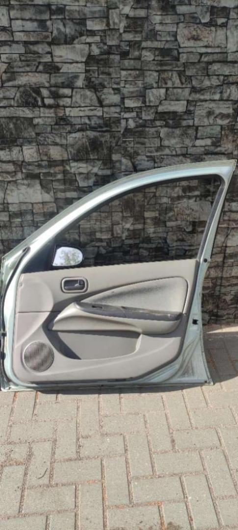 дверь передняя правая Nissan Almera N16 2002, 1.5 л., бензин, МКПП, седан - фото №1