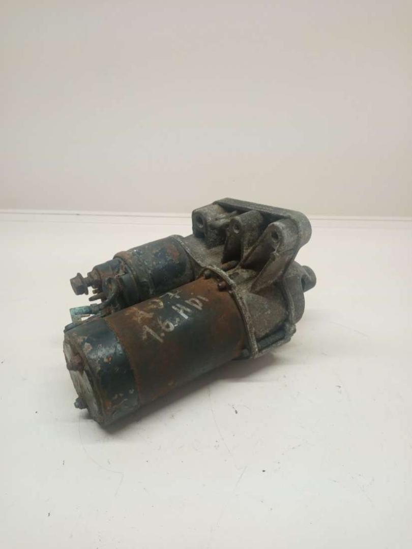 стартер Peugeot 307 1 поколение 2002, 1.6 л., дизель, универсал - фото №1