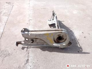 кронштейн передней панели (телевизора) Audi 80 8A/B3 1990