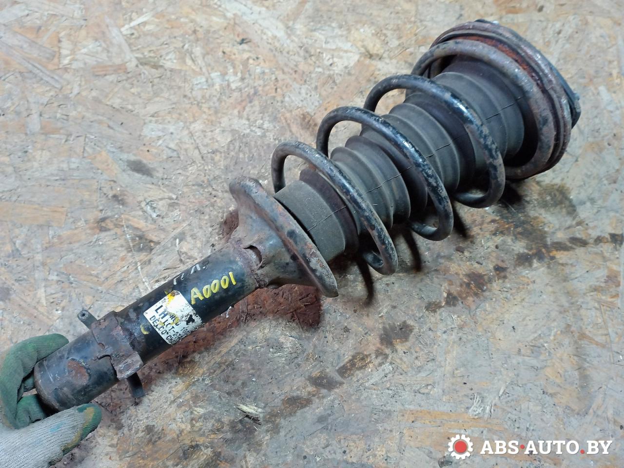 стойка передняя левая Honda Civic 6 поколение 1995, 1.5 л., бензин - фото №1