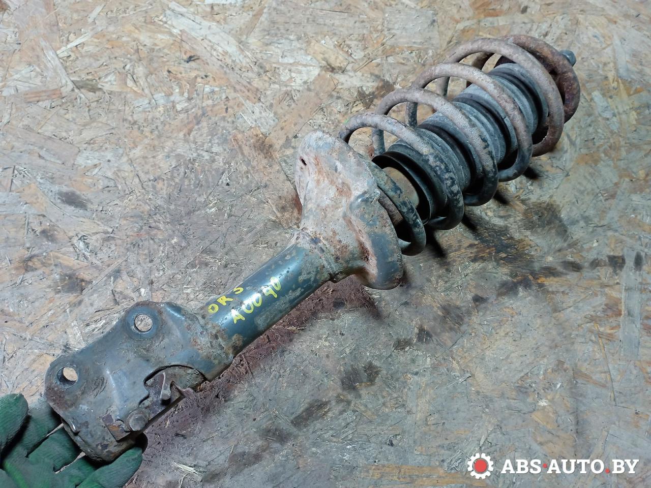 стойка передняя Volkswagen Passat B4 1996 - фото №1