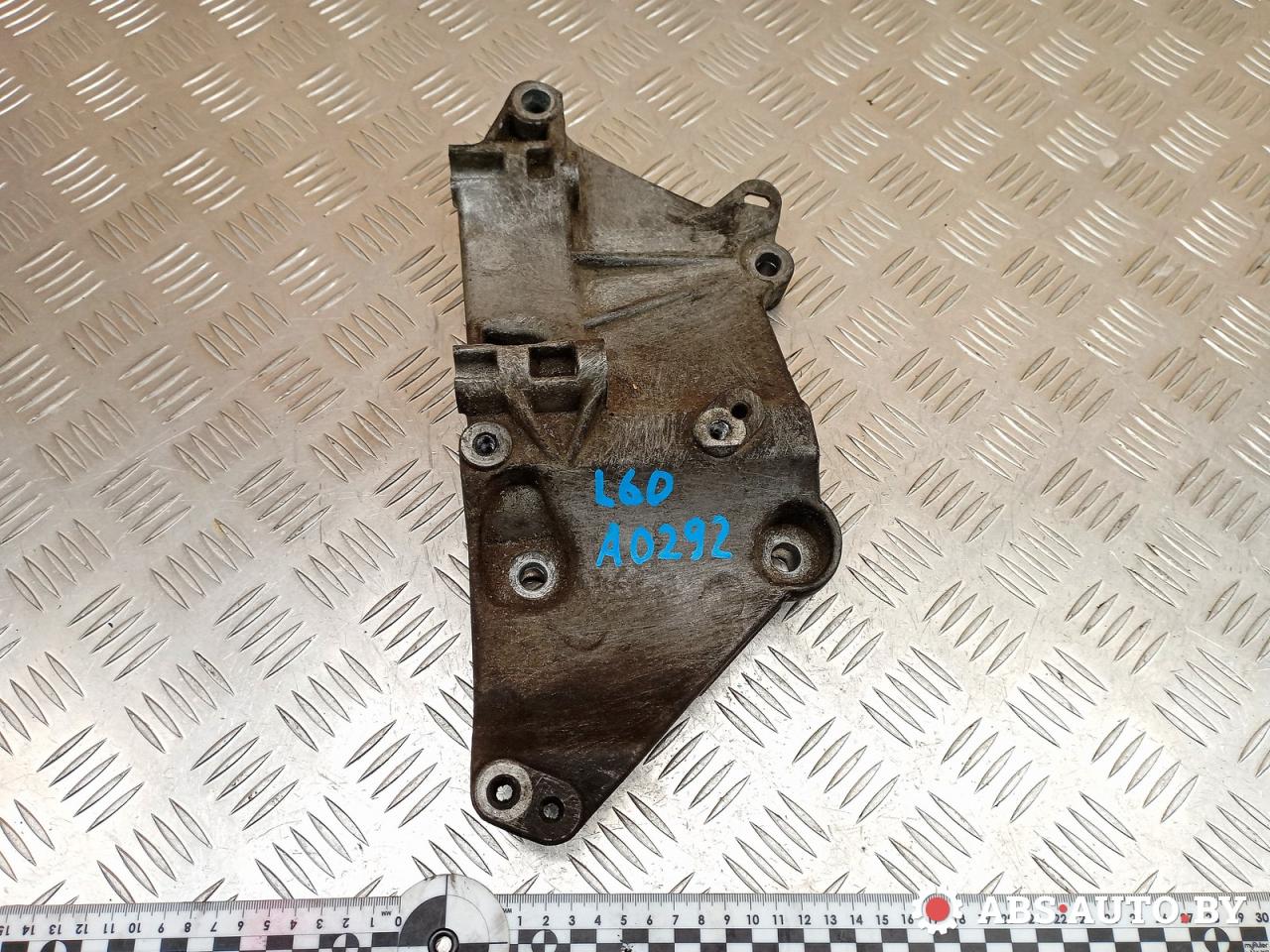 кронштейн генератора Renault Scenic 2 поколение 2005, 1.9 л., дизель, МКПП, минивэн, 8200100148 - фото №1