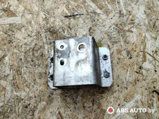 Крепление бампера заднего Toyota RAV4 3 поколение (XA30) [рестайлинг] 2009, 2.2 л., D-4D, дизель, внедорожник 5 дв.