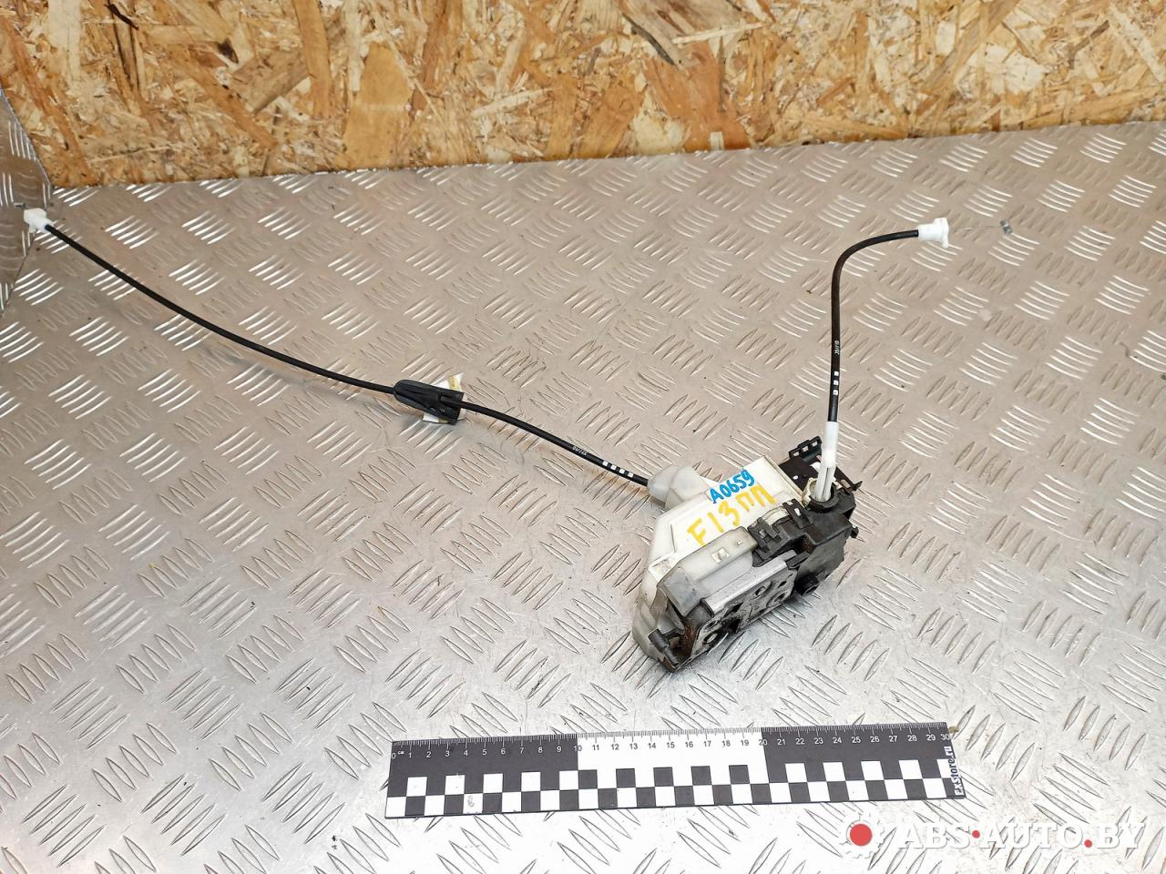 замок двери передней правой Peugeot 308 T7 2010, 1.6 л., 9HY (DV6TED4), дизель, МКПП, черный, хетчбэк 5 дв., PSA732074, A04068 - фото №1