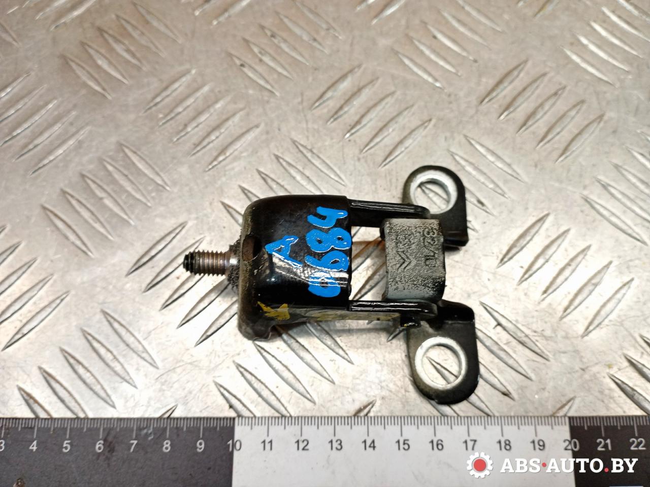 петля крышки багажника Peugeot 308 T7 2010, 1.6 л., 9HY (DV6TED4), дизель, МКПП, черный, хетчбэк 5 дв. - фото №1