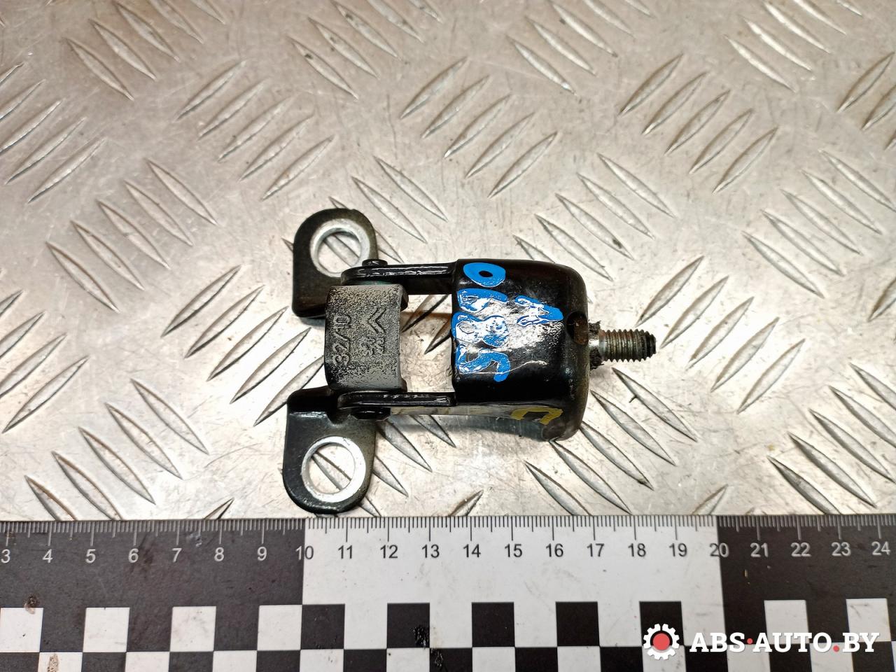 петля крышки багажника Peugeot 308 T7 2010, 1.6 л., 9HY (DV6TED4), дизель, МКПП, черный, хетчбэк 5 дв. - фото №1