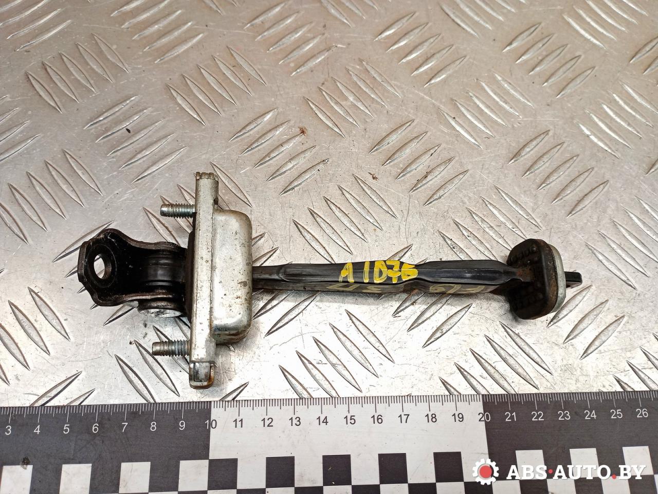 ограничитель открывания двери задней Opel Mokka 1 поколение 2015, 1.6 л., B 16 XER, бензин, МКПП - фото №1