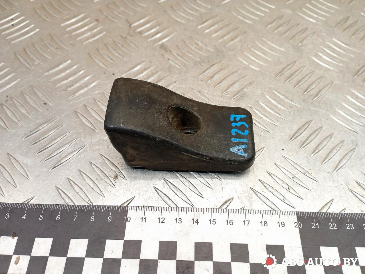 ограничитель открывания двери Volkswagen Transporter T4 1995, 2.4 л., МКПП, 701843311A - фото №1