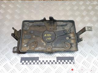 полка аккумулятора Mitsubishi Pajero 3 поколение [рестайлинг] 2004, 3.2 л., 4M41, дизель, АКПП, a69d, MR440935