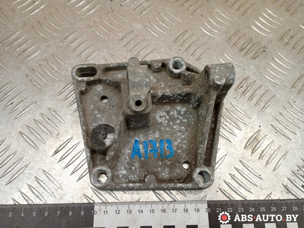 кронштейн генератора Peugeot 207 1 поколение 2007, 9637850580 - фото №1