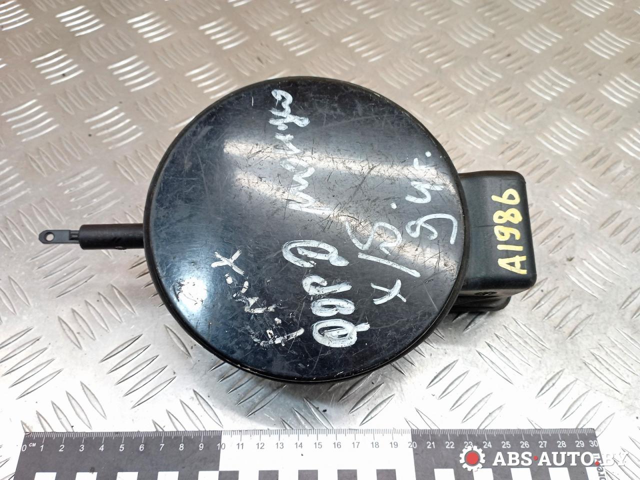 лючок топливного бака Ford Mondeo 1 поколение 1996, хетчбэк 5 дв., 93BGF405A02AD, 93BGF27936AF - фото №1