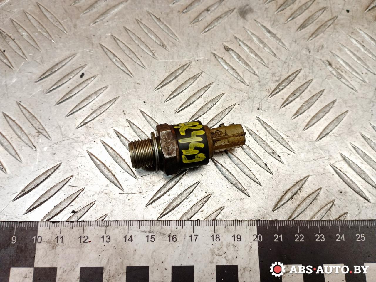 датчик давления масла Renault Grand Scenic 2 поколение 2006, 1.9 л., дизель, МКПП, минивэн, 8200359627, 252402757R, 8200370505, 8200445564, 8200445565, 8200445567, 8200448140, 8200448141, 8200448143, 8200453955, 8200456140, 8200456141, 8200484063, 8200671272, 8200694813, 8200739369, 8200810229, 8200824062, 8200824067, 6079051400, EPS1800178, KW500178, 6000616907, 93198166, 2524000Q0A, A4209056300, A6079051400, A6991530000, 2524000QAH, 4431212, 4433805, 93161662, 8200670467, 8200970474, 3782067J00, 3782067J00000, 3782067J01, 3782067J01000 - фото №1